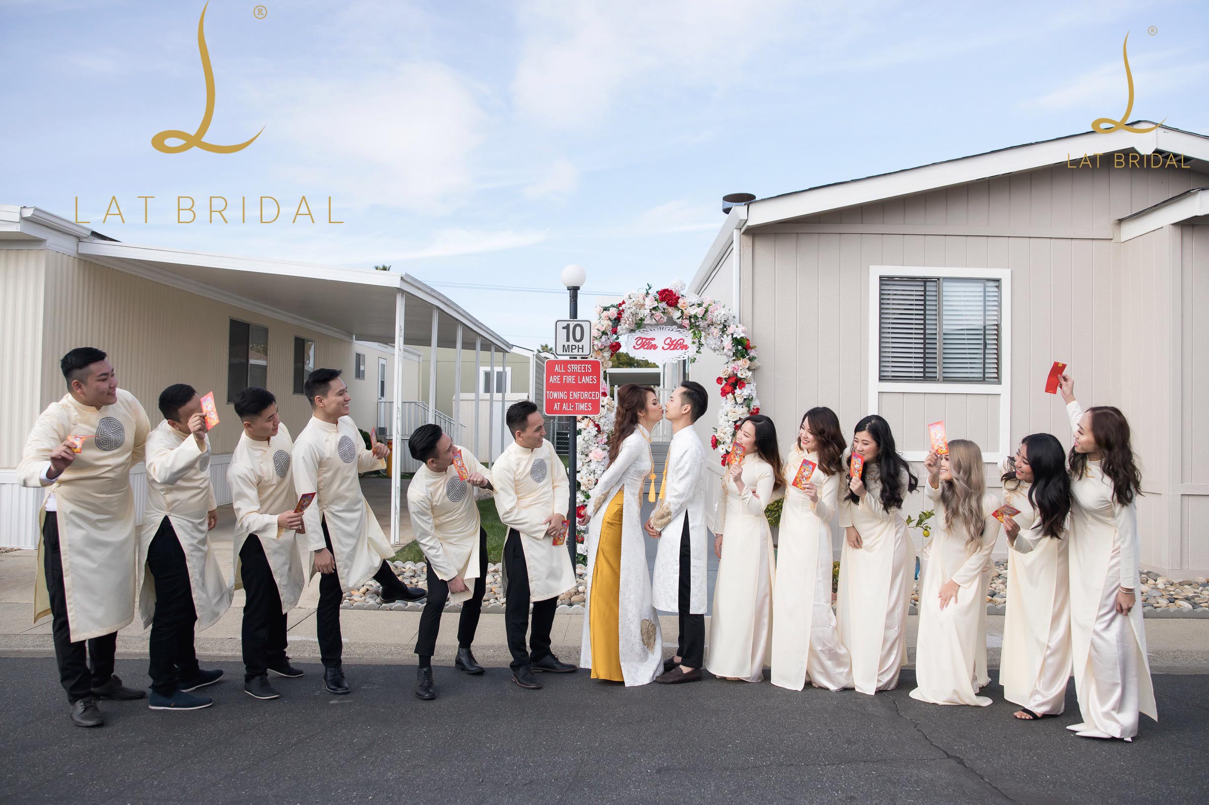 Cô dâu Mỹ và feebback áo dài váy cưới đặt may tại LAT Bridal