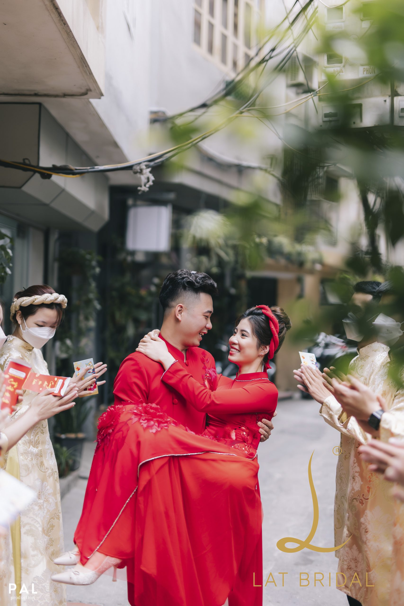 Feedback áo dài cặp đôi Sơn Vân Đỏ và áo dài bê tráp Hoàng Gia từ Thảo Nguyễn bride