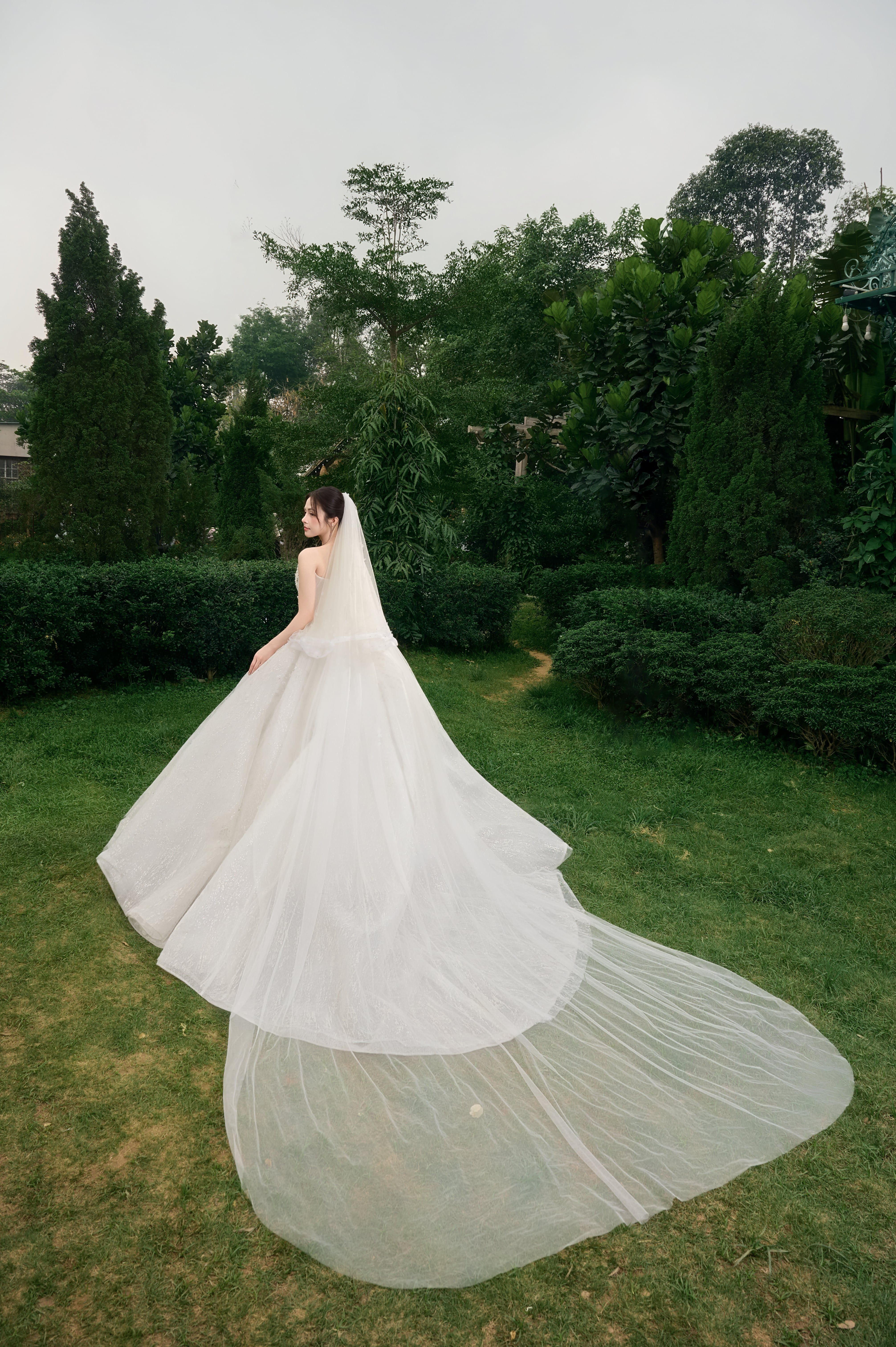 Bước vào lễ cưới