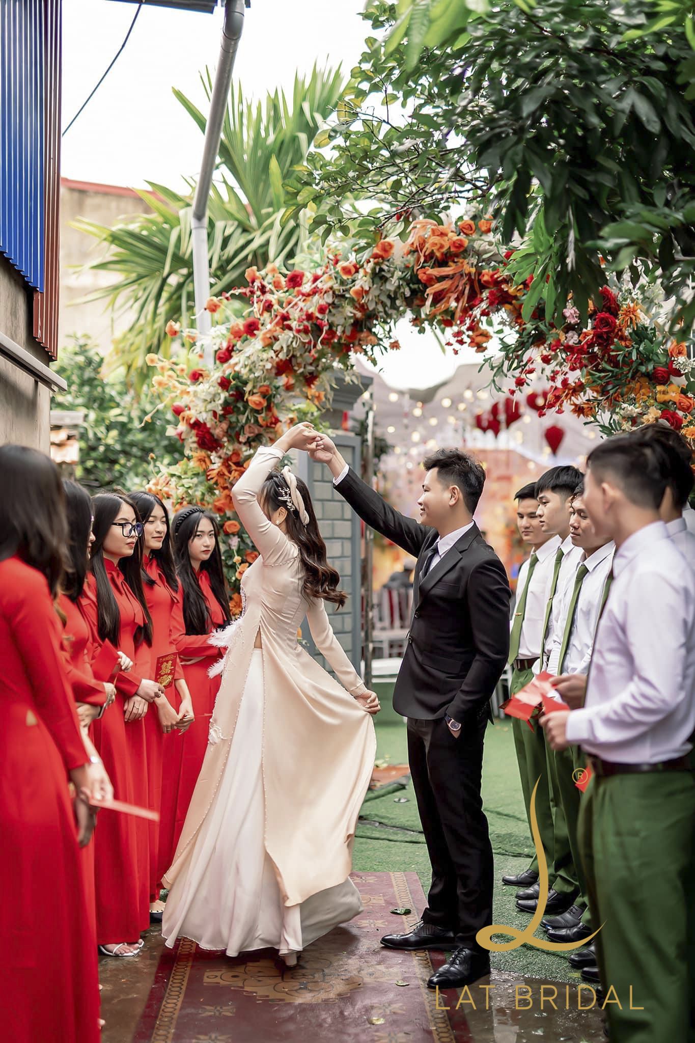 Feedback áo dài ăn hỏi Thu Uyên từ Cô dâu Huyền Thanh dành cho LAT BRIDAL