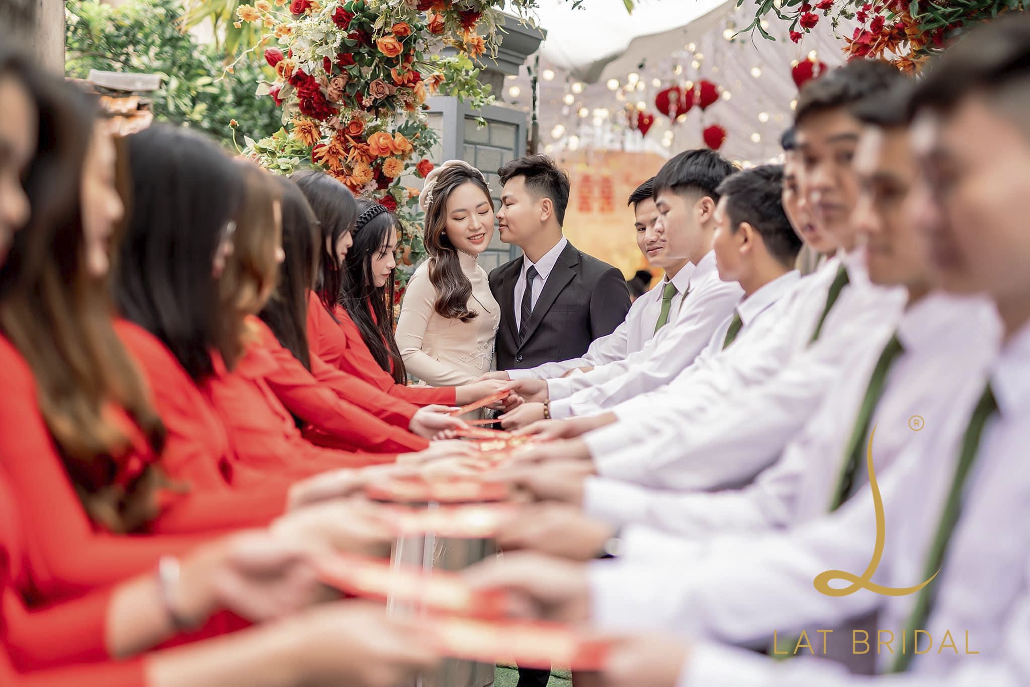 Feedback áo dài ăn hỏi Thu Uyên từ Cô dâu Huyền Thanh dành cho LAT BRIDAL