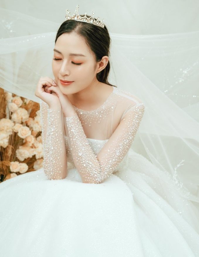 váy cưới thiết kế riêng đơn giản