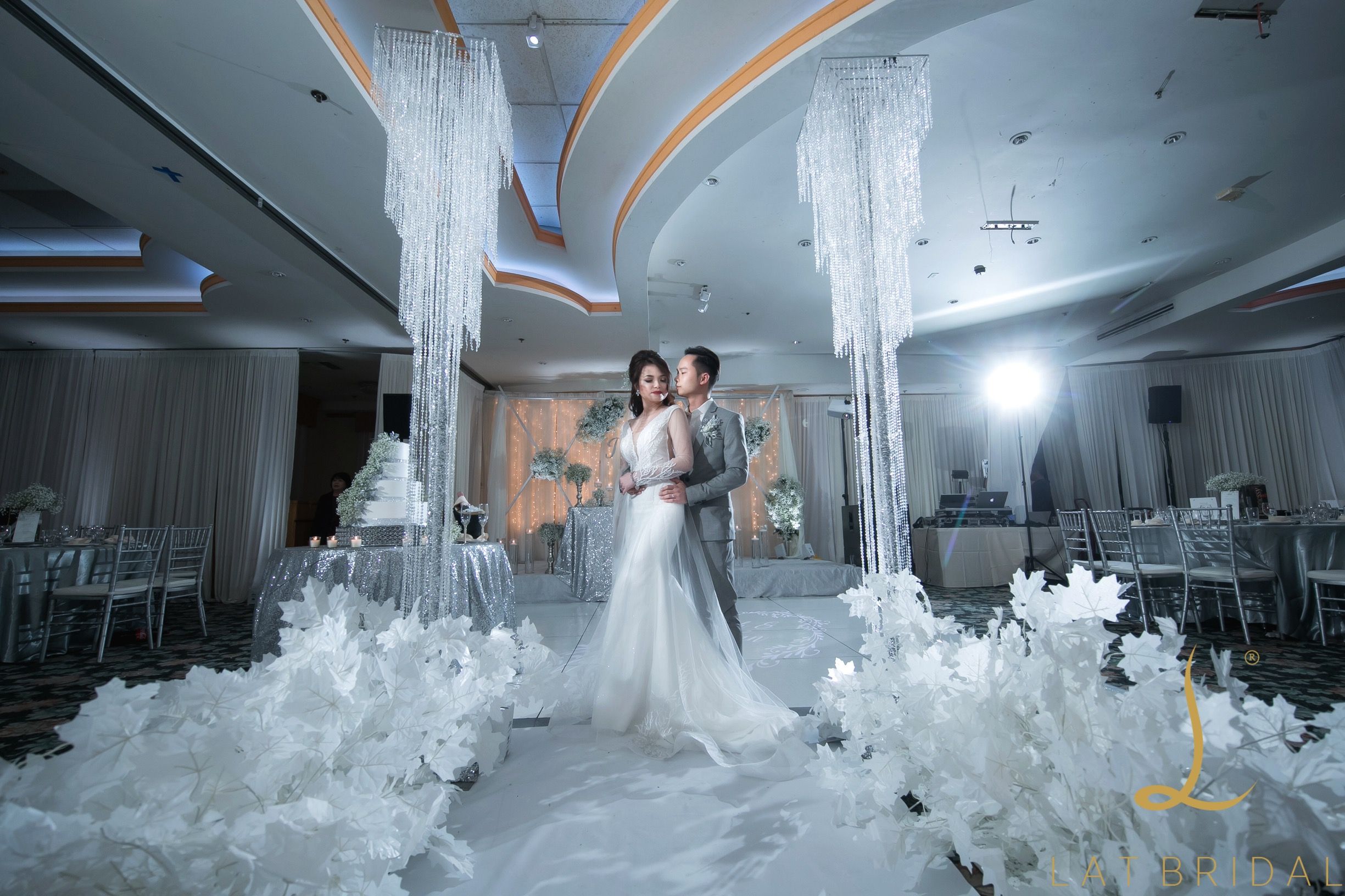 Cô dâu Mỹ và feebback áo dài váy cưới đặt may tại LAT Bridal
