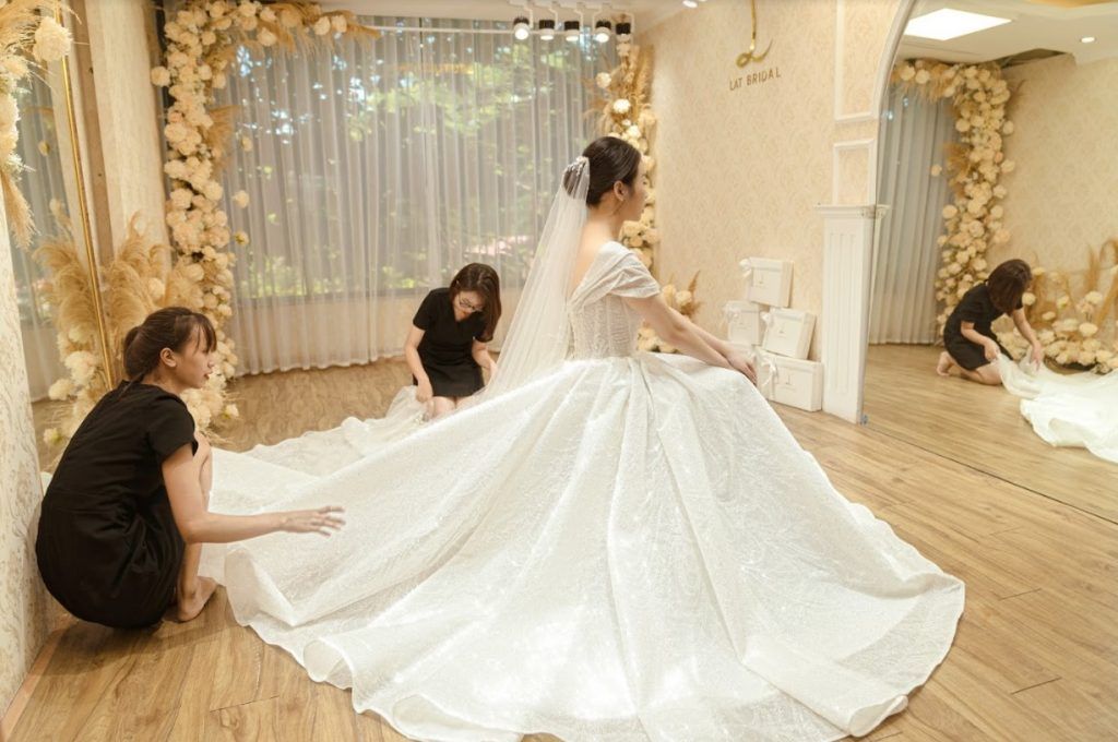 Váy cưới công chúa