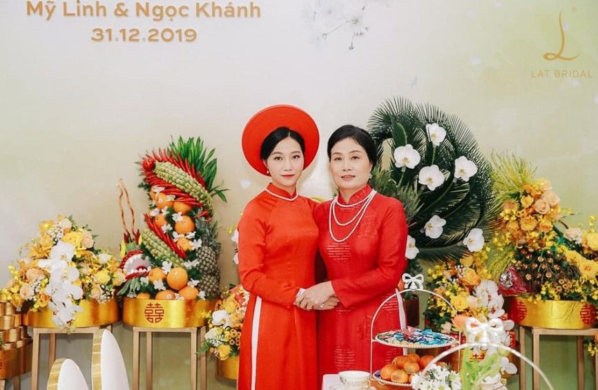 chọn áo dài mẹ cô dâu
