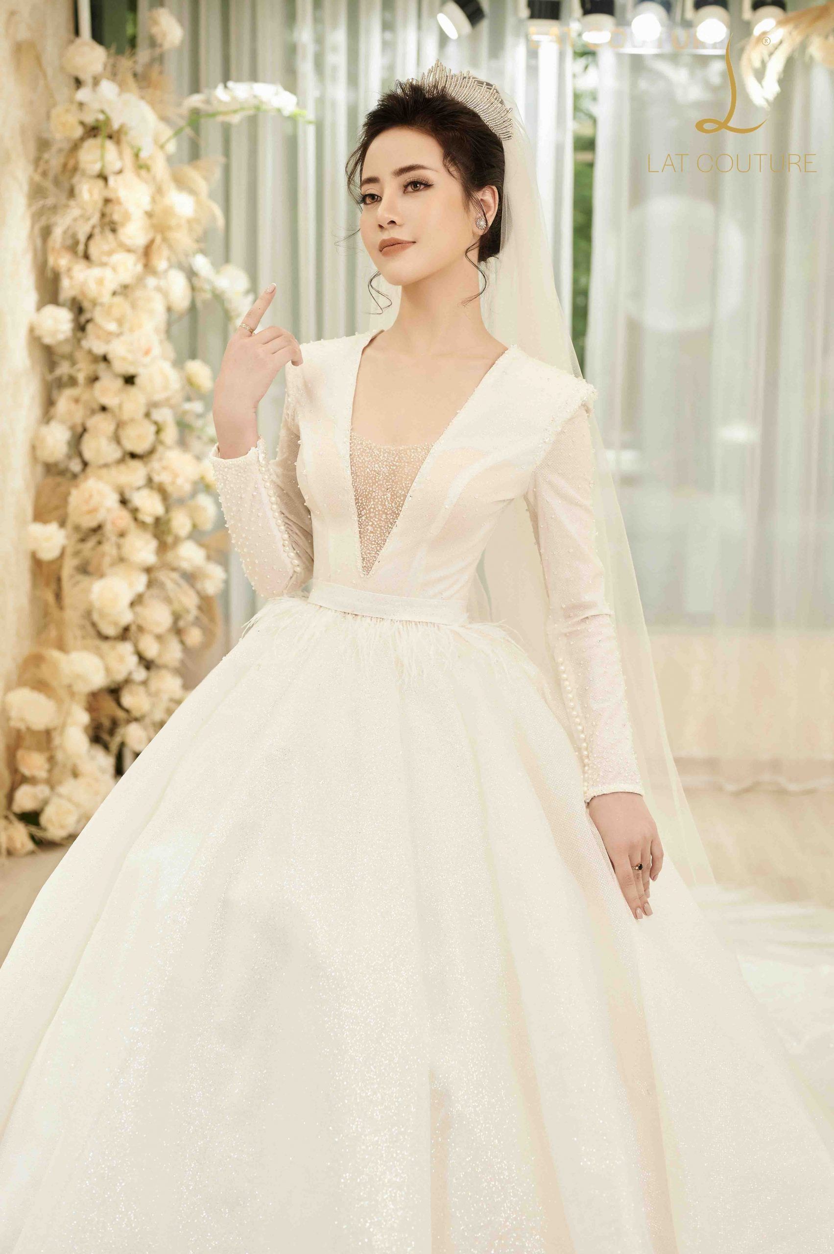 có nên chọn áo cưới tay dài