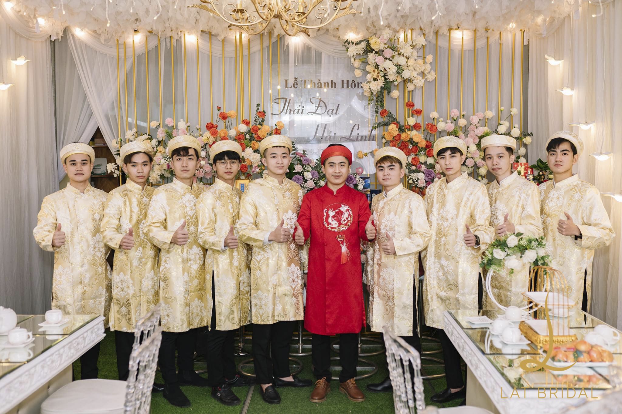 Feedback áo dài Hoa Vân và áo dài bê tráp Hoàng Gia dành cho LAT BRIDAL