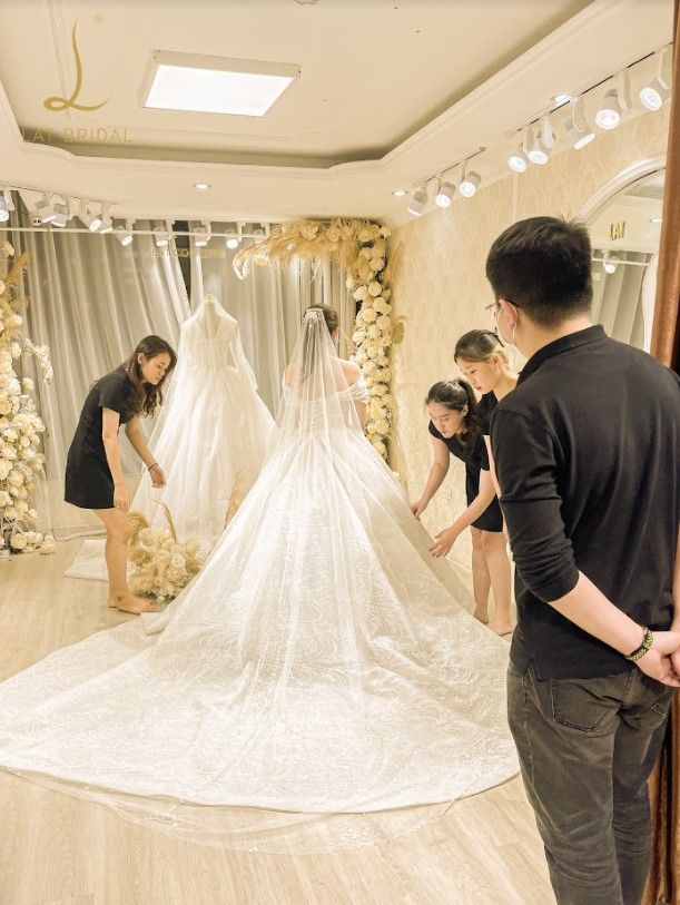 Lưu ý khi đi thử váy cưới