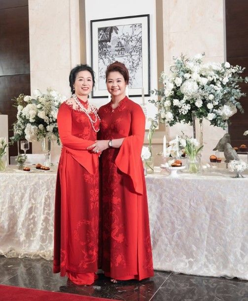 chọn áo dài mẹ cô dâu