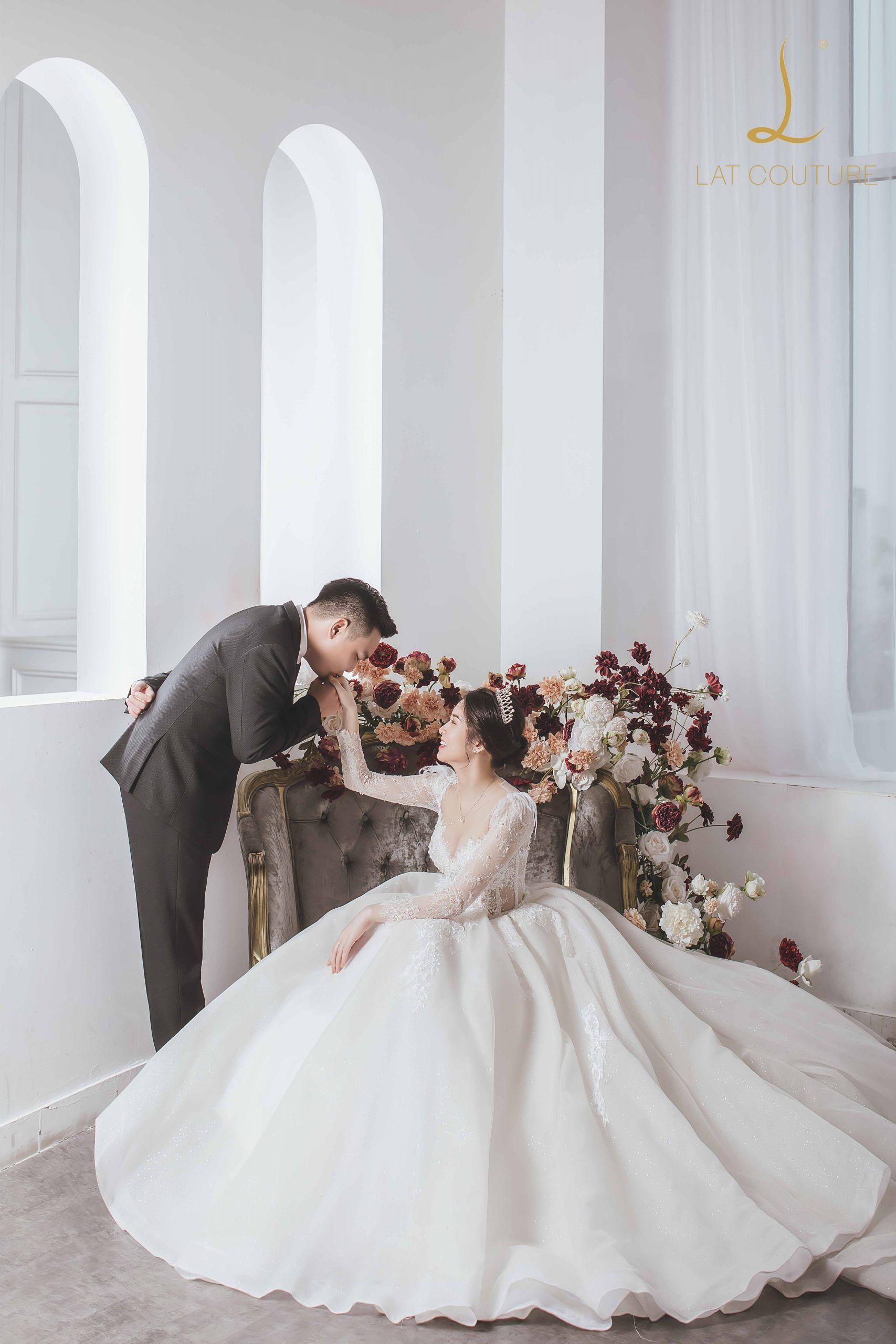 váy cưới cao cấp cho thuê của LAT BRIDAL
