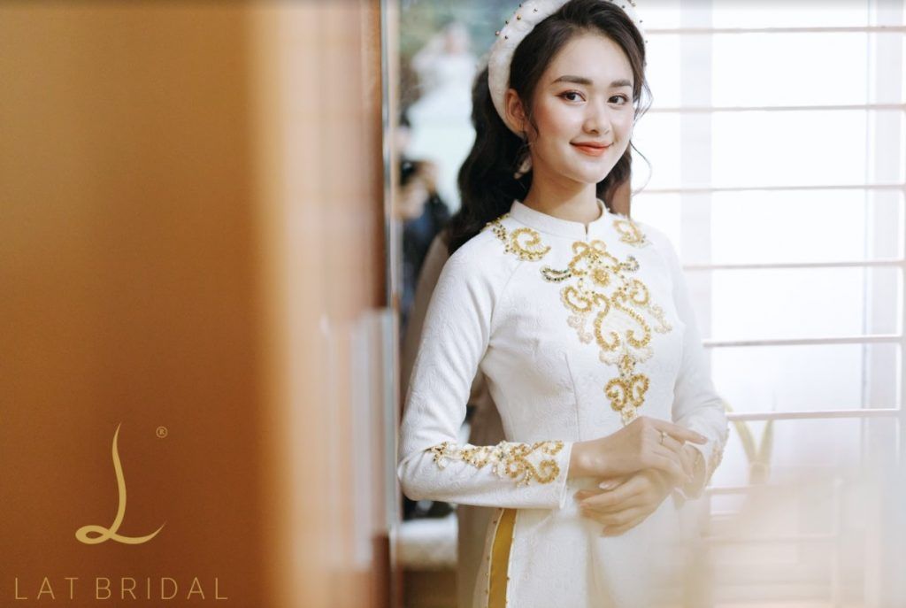 Feedback áo dài Hoàng Hỷ trắng