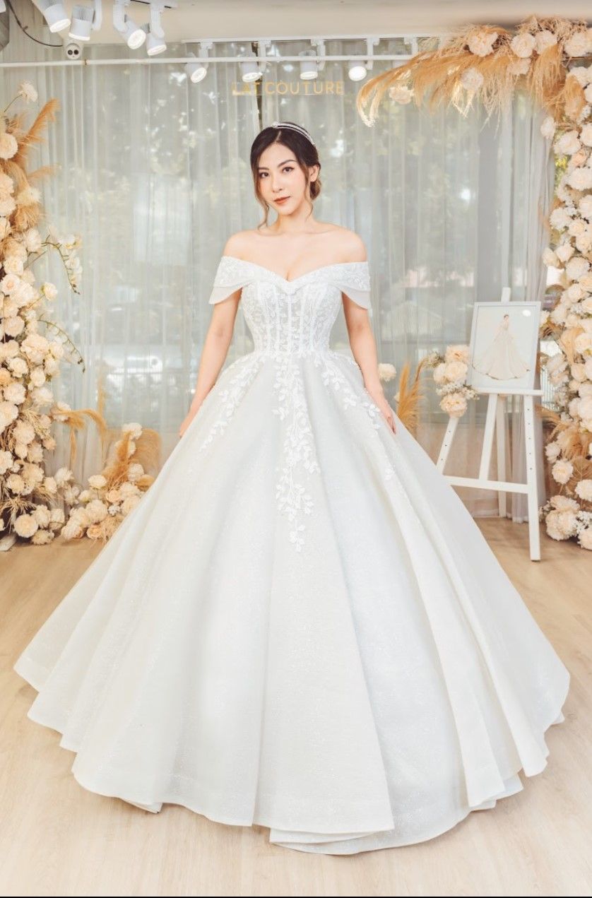 Váy cưới thiết kế corset nẹp eo