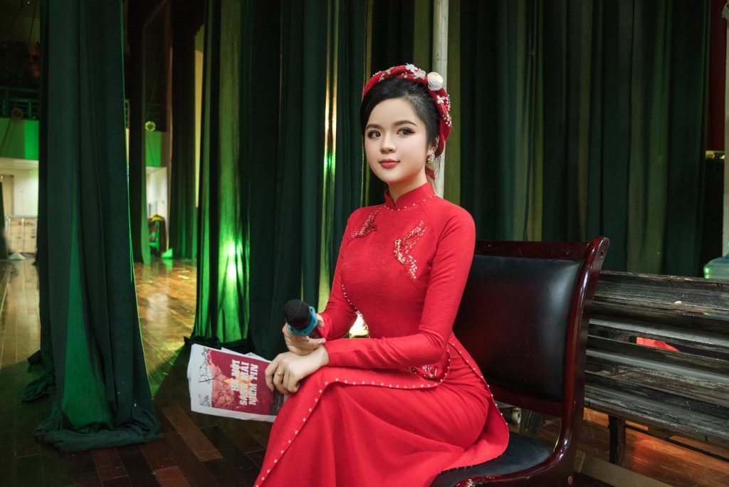 Feedback áo dài uyên ương đỏ