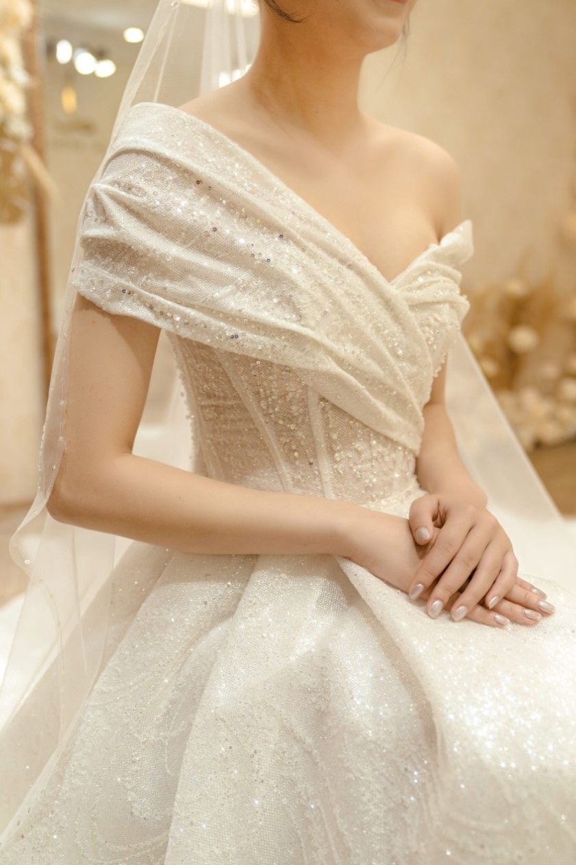 Váy cưới thiết kế corset nẹp eo