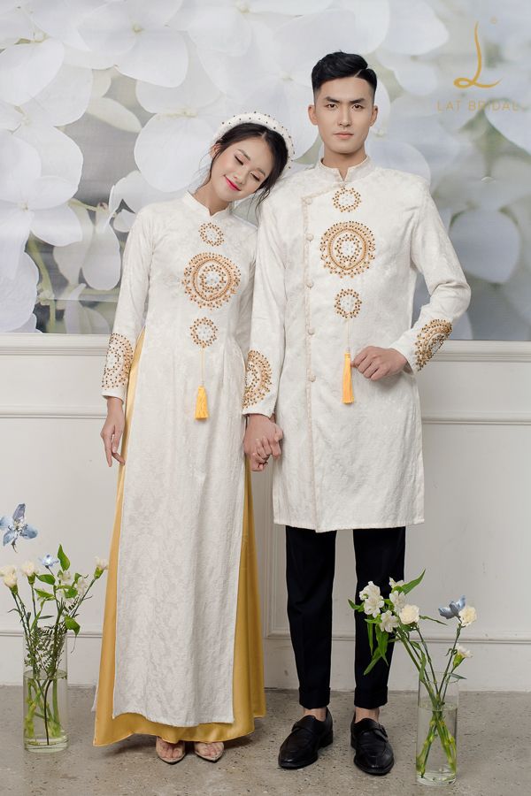chọn áo dài cưới cặp đôi