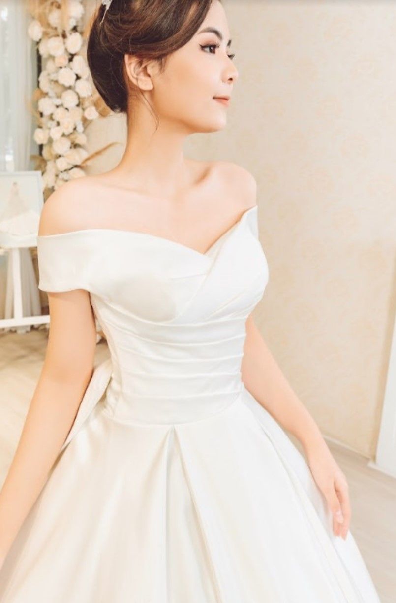 váy cưới basic là gì