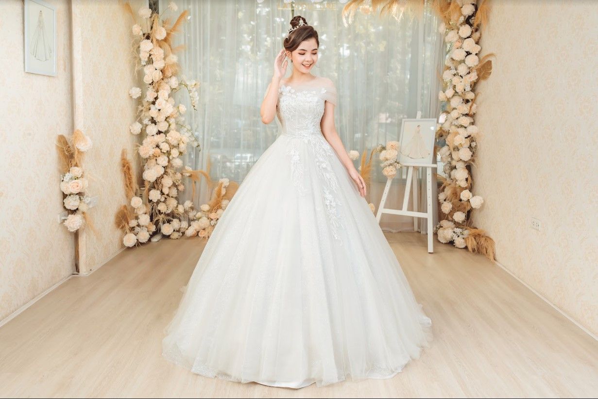 Chọn váy cưới cho bà bầu