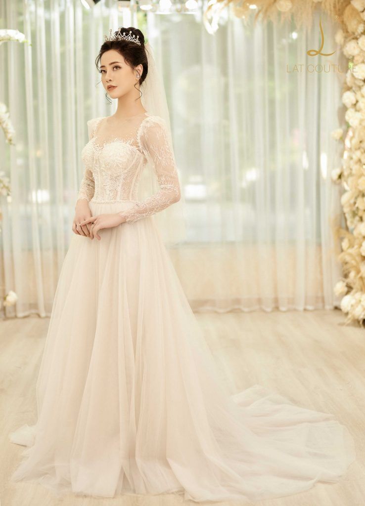 váy cưới đi bàn đơn giản