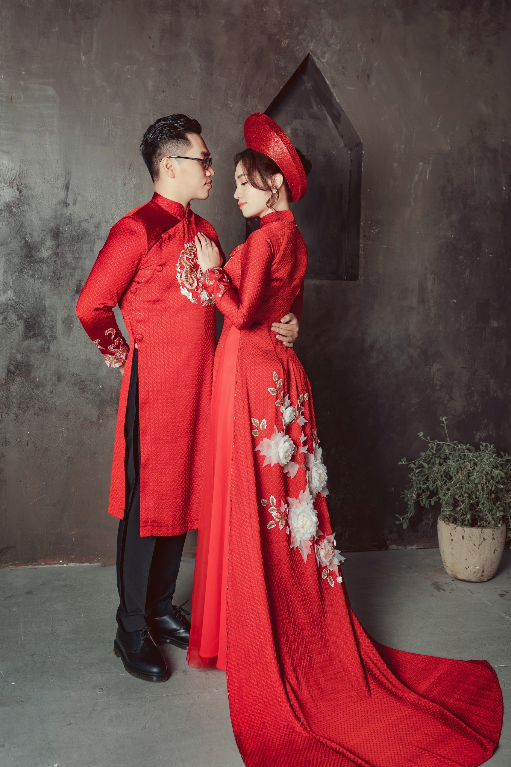 Ảnh cưới của Tú Uyên - Công Nghĩa với combo LAT COUTURE