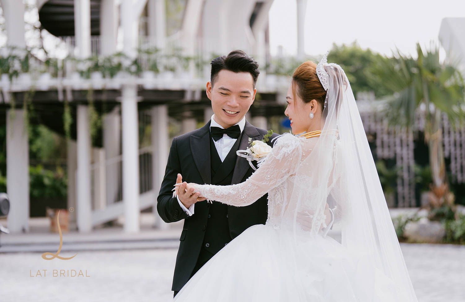 Váy cưới 150 triệu trong hôn lễ ca sĩ Quách Mai Thy