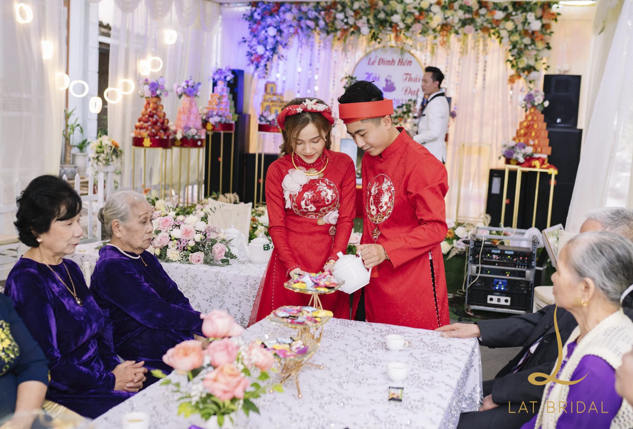 Feedback áo dài Hoa Vân và áo dài bê tráp Hoàng Gia dành cho LAT BRIDAL