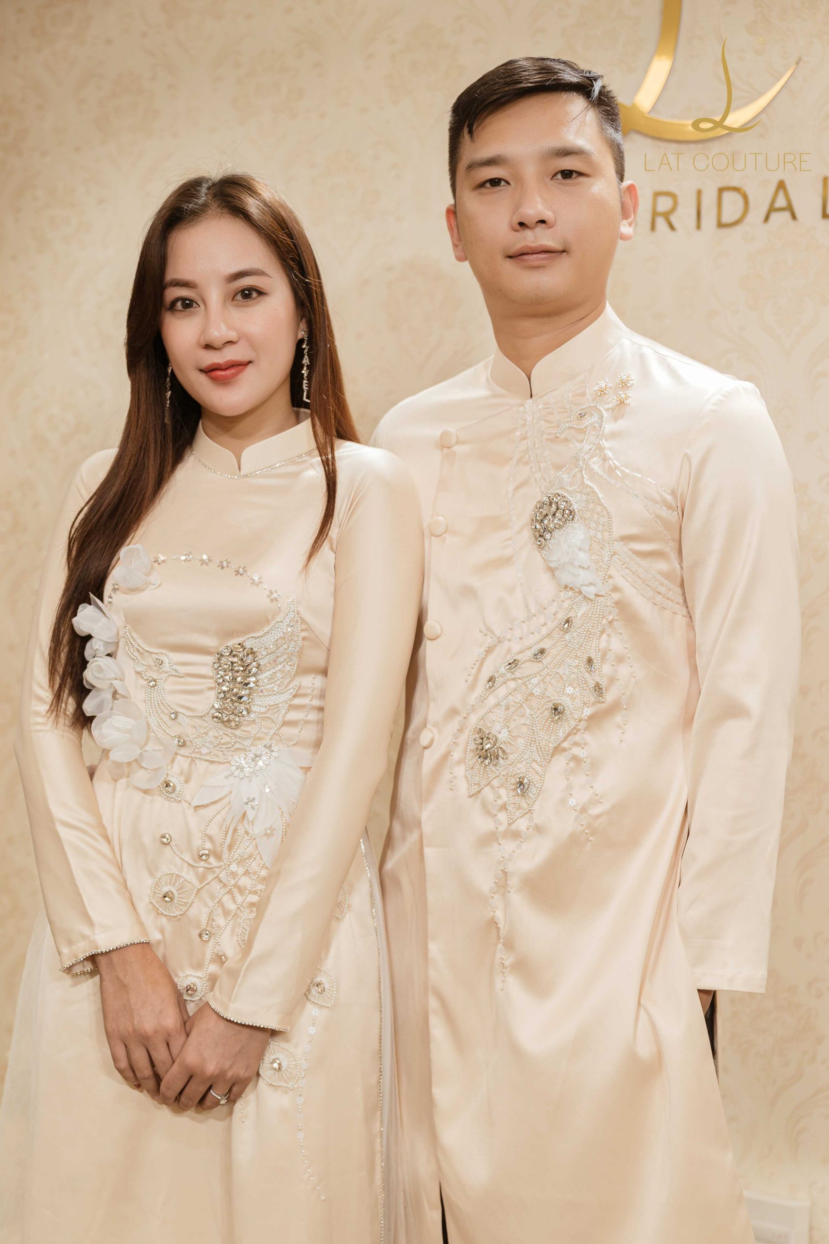 Áo dài thiết kế riêng Uyên bi