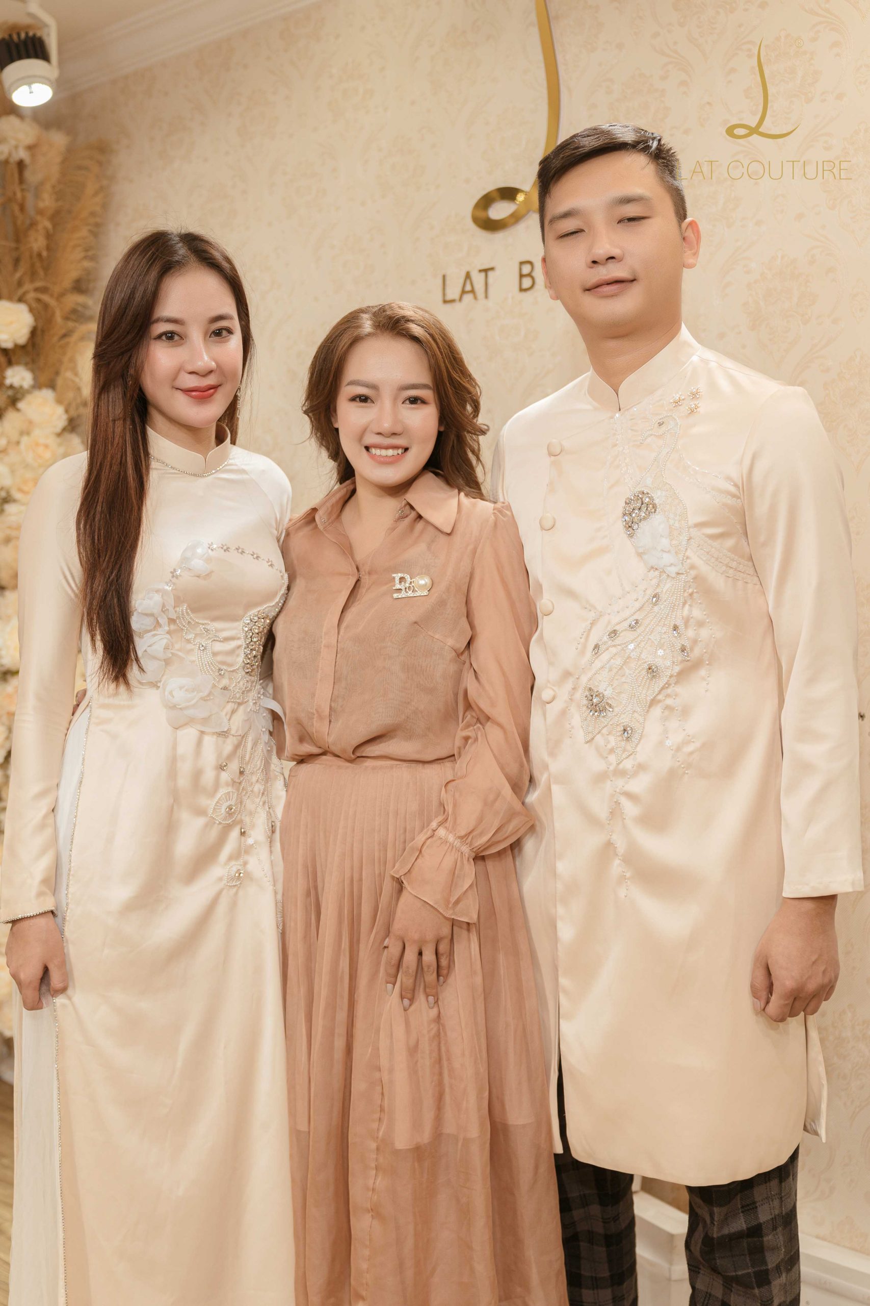 Áo dài thiết kế riêng Uyên bi