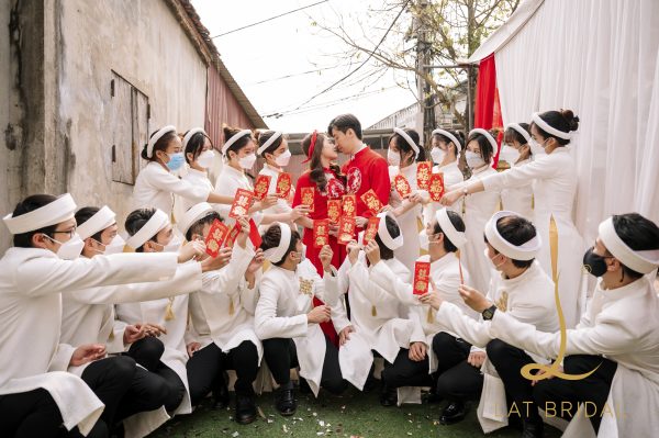 Áo dài bê tráp màu Trắng - Bạch Hoàng - LAT BRIDAL