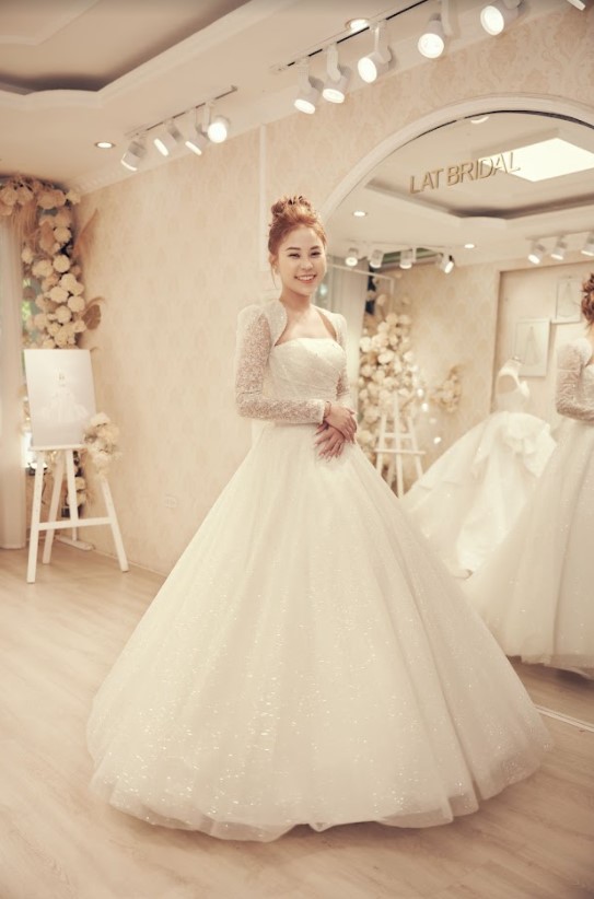 Váy cưới thiết kế riêng Hà My - Lộng lẫy tựa nữ hoàng. LAT Bridal
