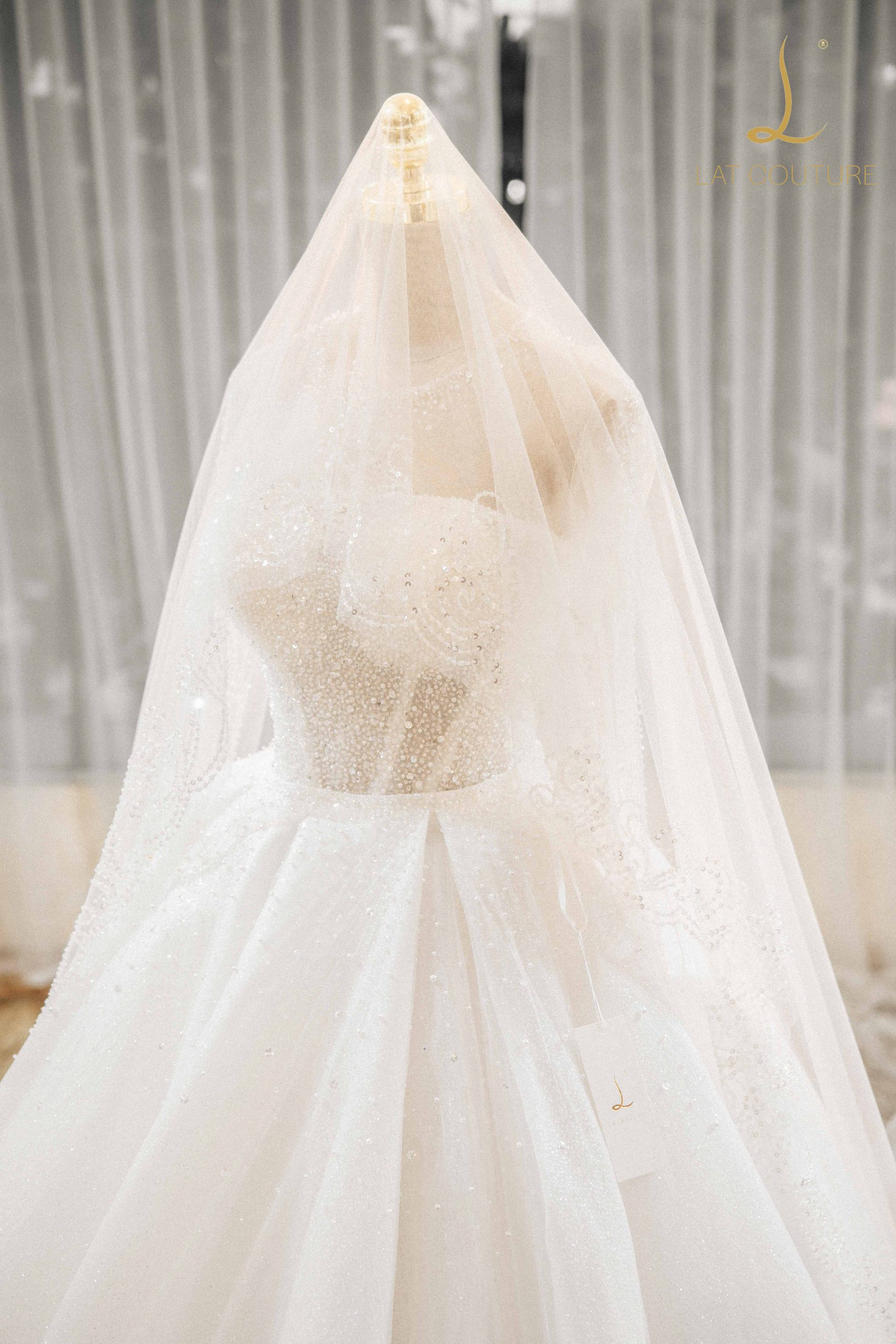 Váy cưới thiết kế riêng Hà Trang