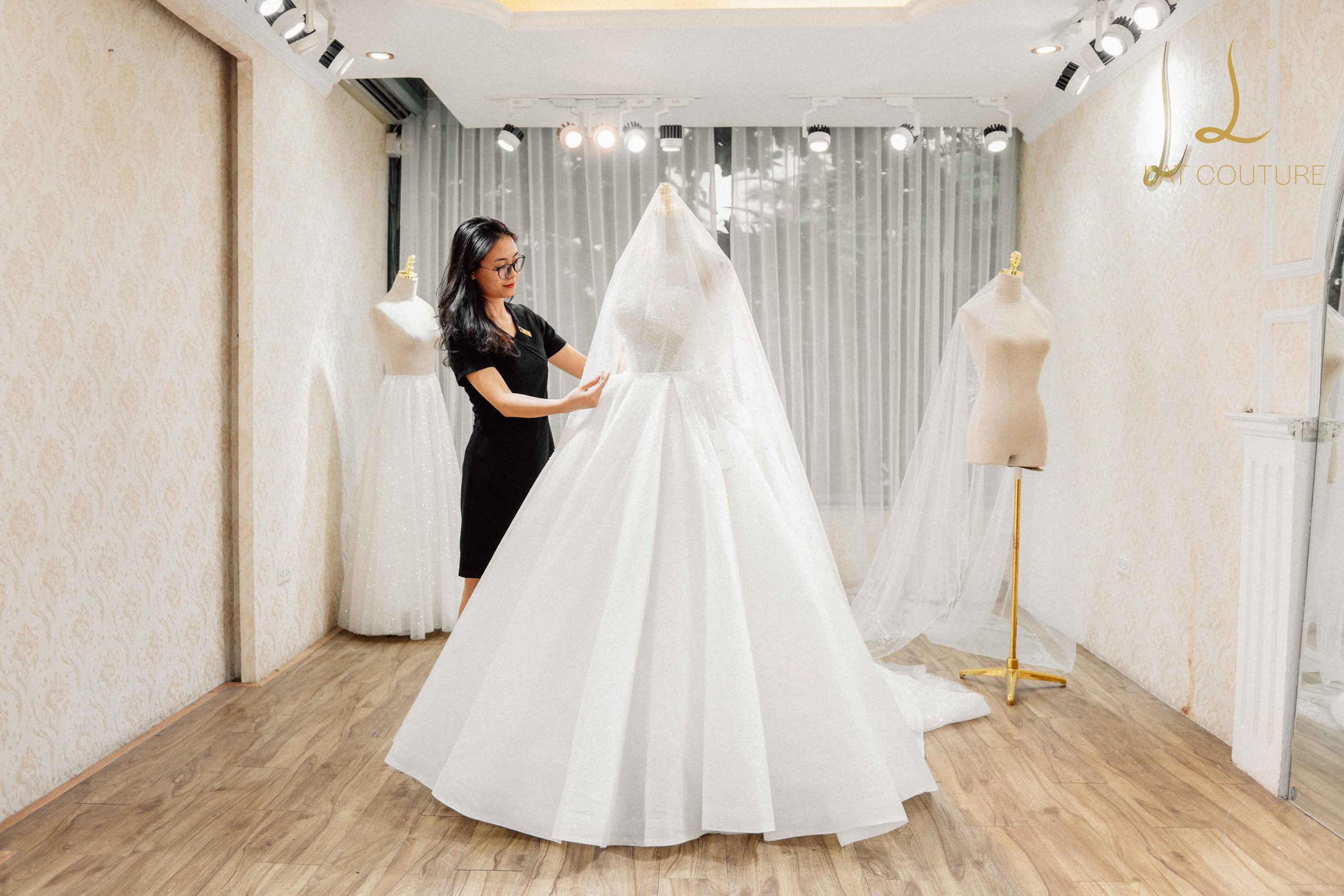 Váy cưới thiết kế riêng Hà Trang