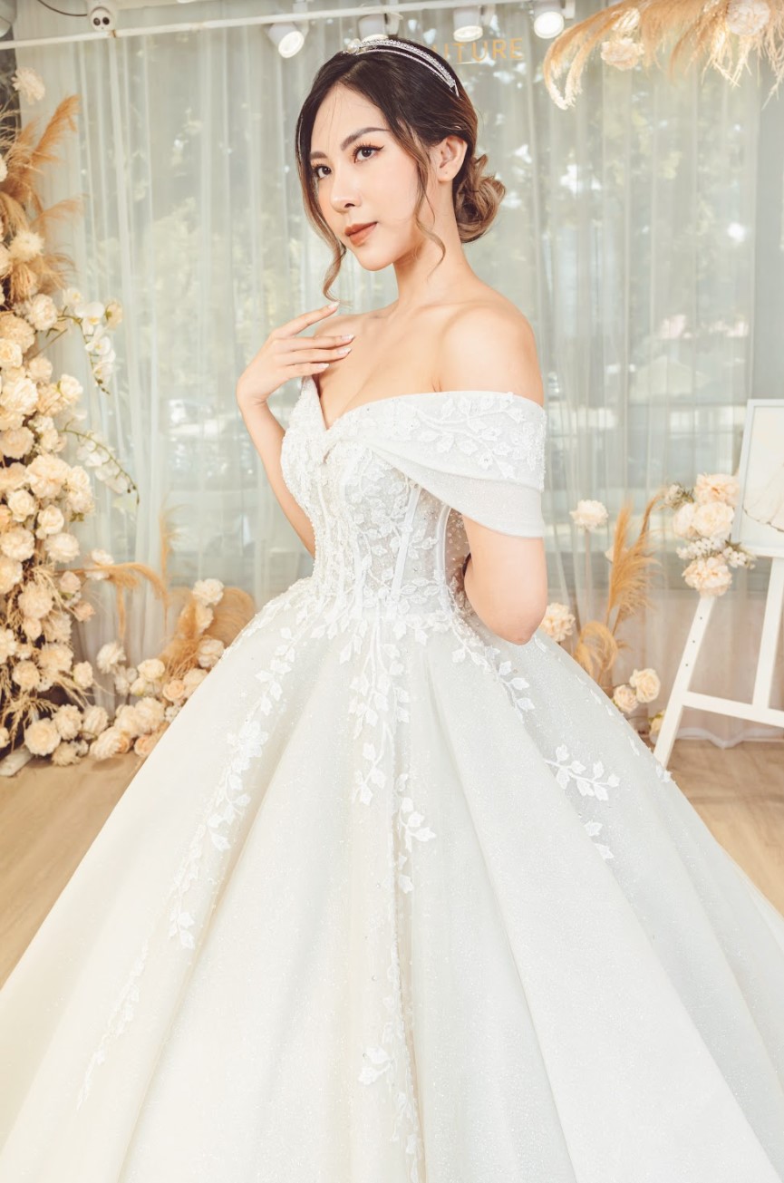 Váy cưới thiết kế riêng LAT Luxury 01